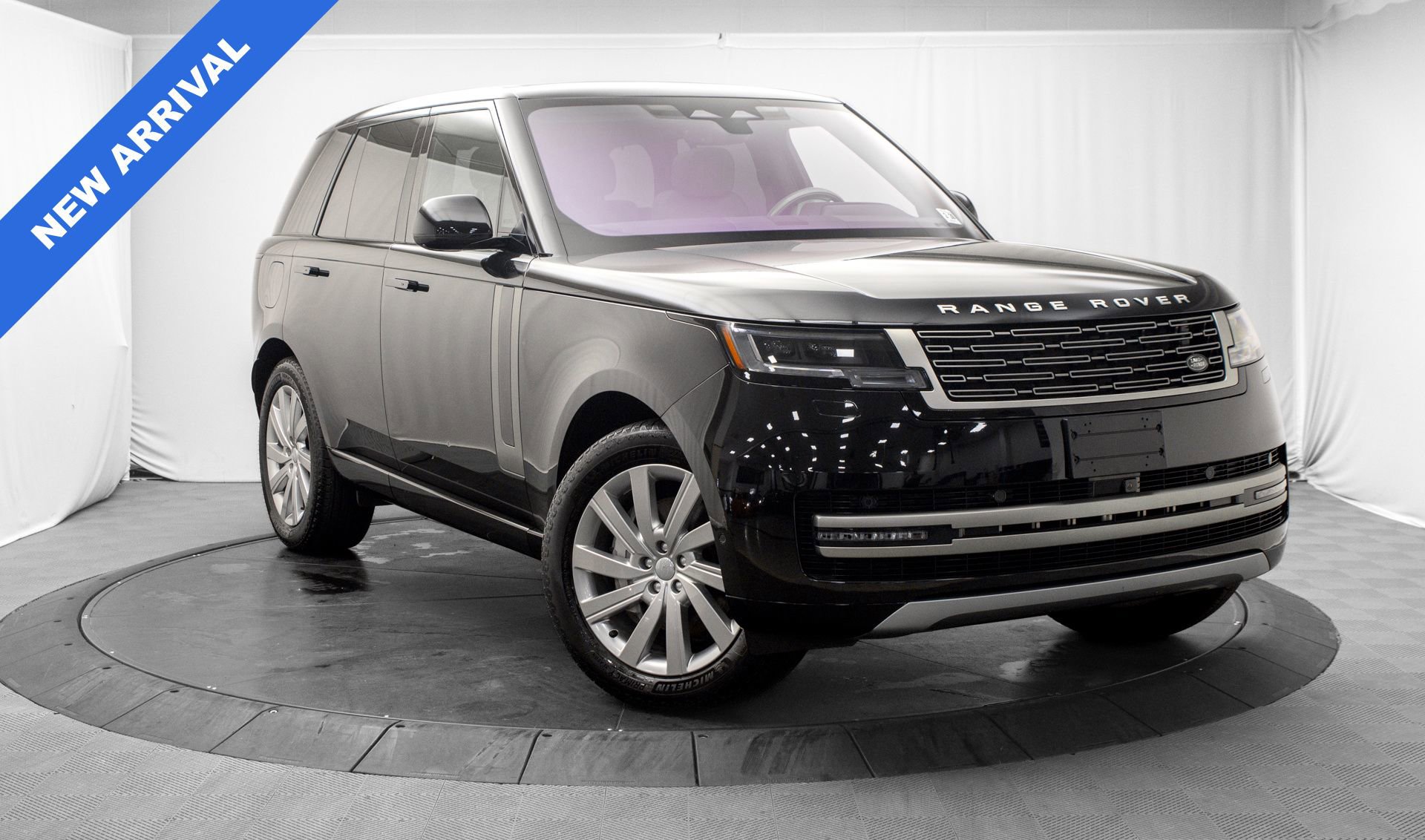 Used 2023 Land Rover Range Rover SE AWD/4WD image 1
