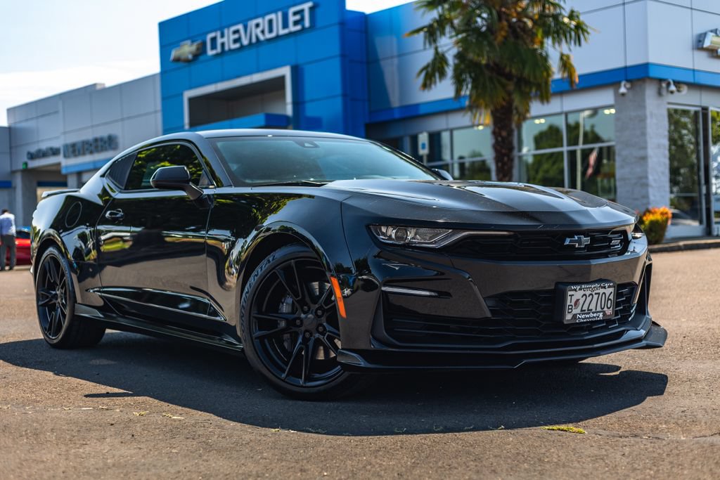 Used 2021 Chevrolet Camaro SS RWD image 1