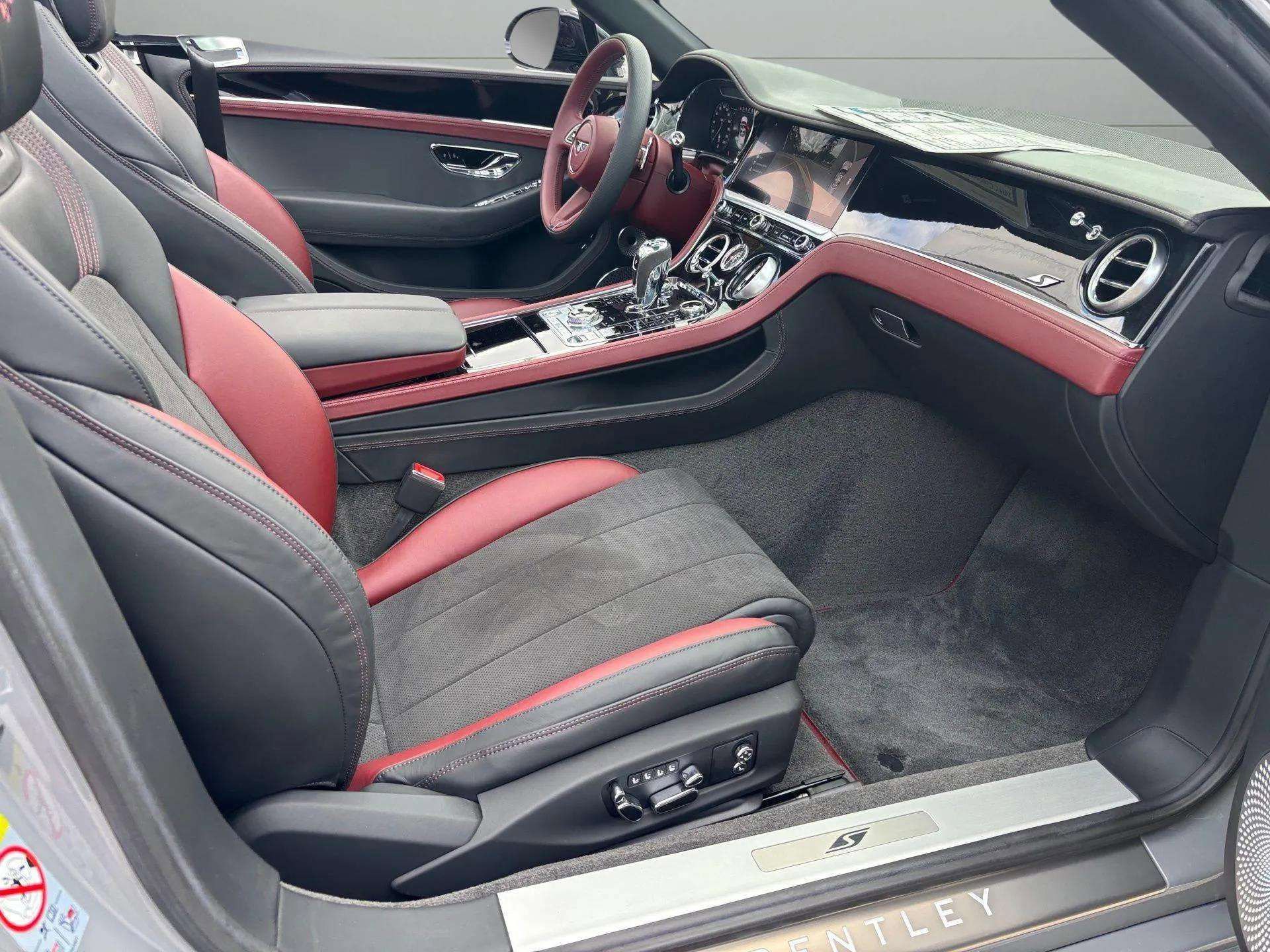 Used 2024 Bentley Continental GT image 28