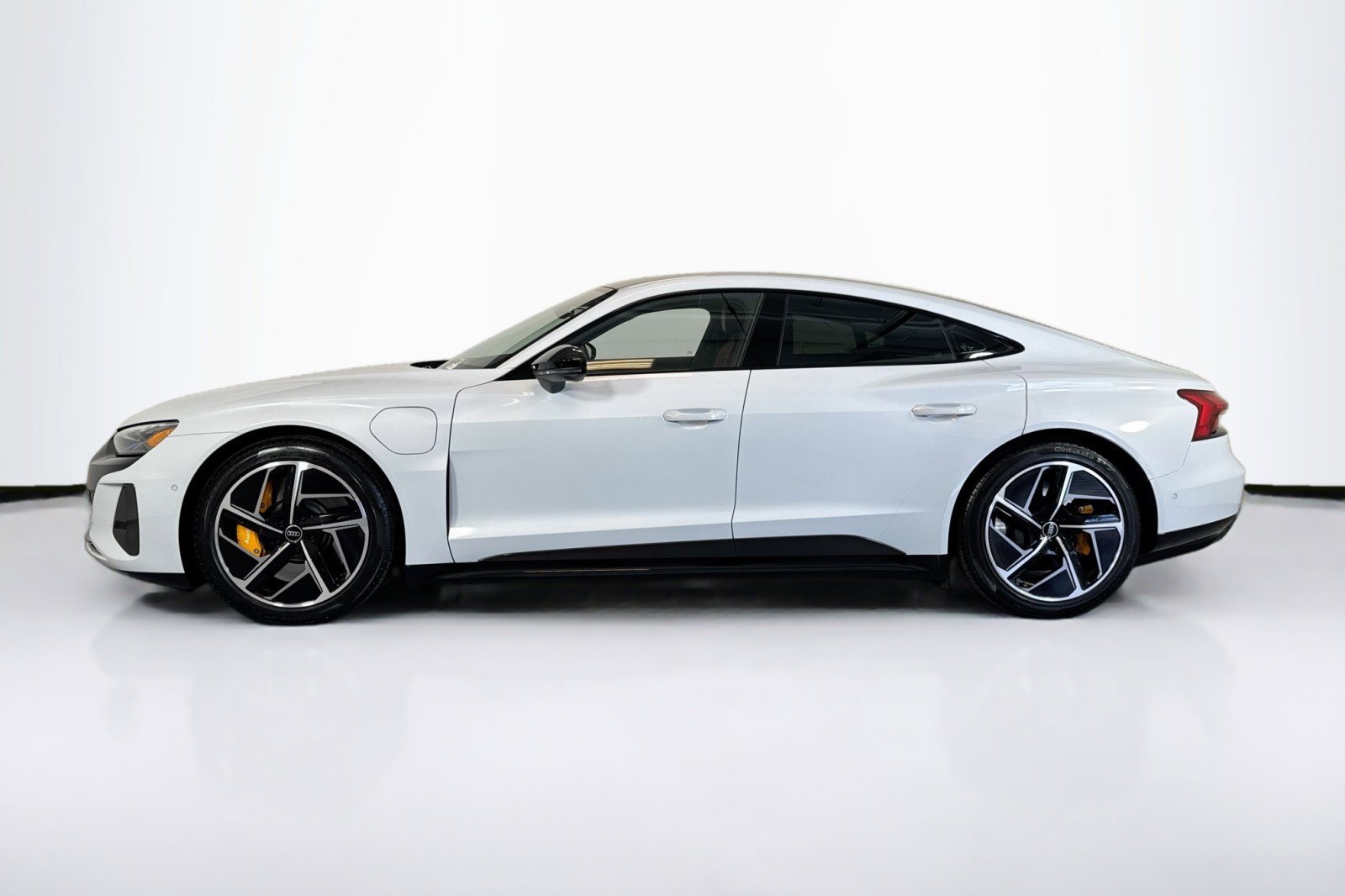 Used 2024 Audi RS e-tron GT w/ Carbon Performance Package image 8