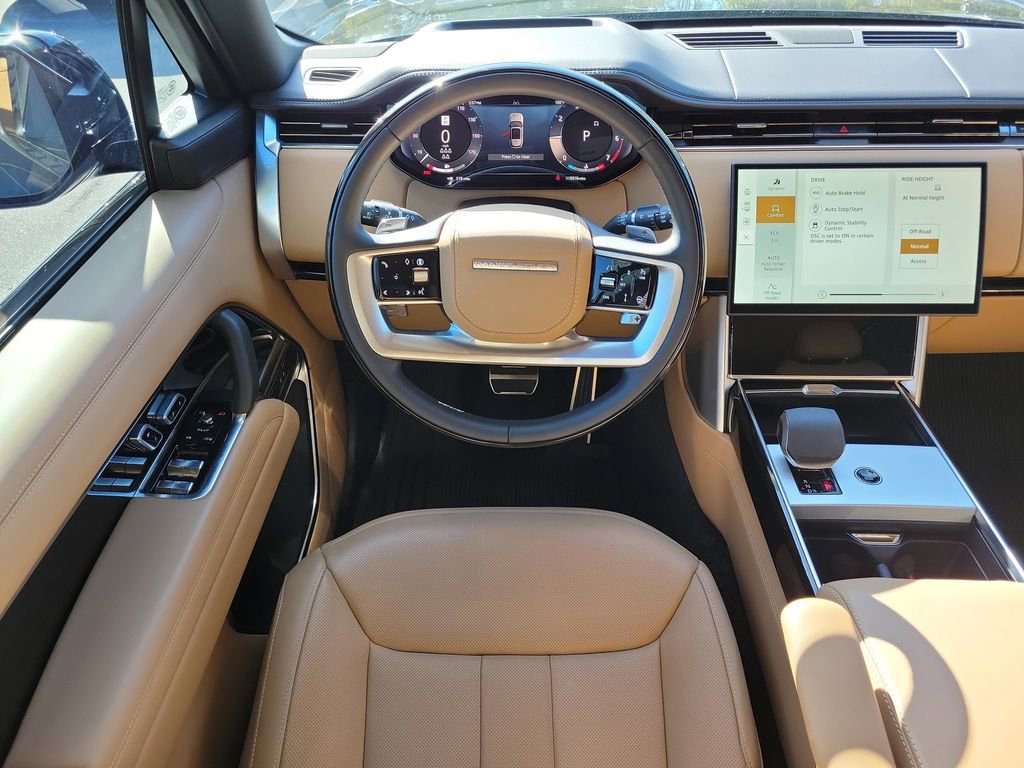 Used 2025 Land Rover Range Rover Long Wheelbase SE image 21