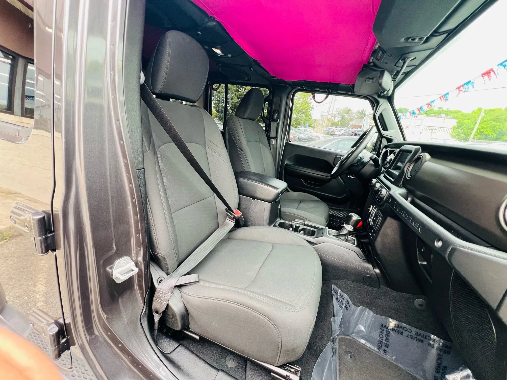 Used 2018 Jeep Wrangler Unlimited Sport S image 8