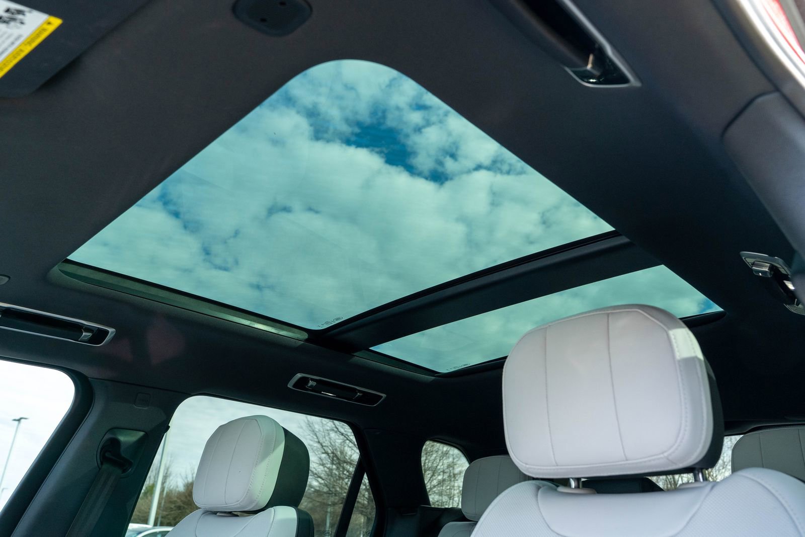 Used 2023 Land Rover Range Rover Sport SE Dynamic image 27