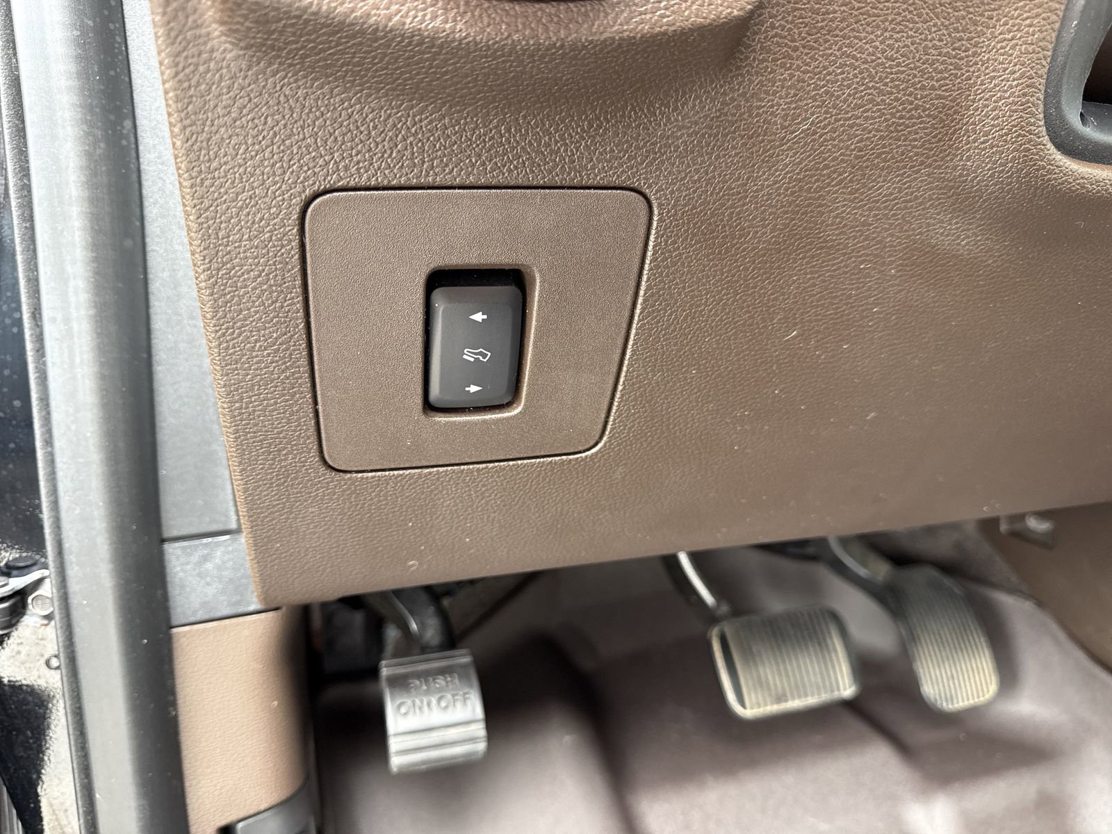 Used 2017 Ford F150 King Ranch w/ Equipment Group 601A Luxury AWD/4WD image 18