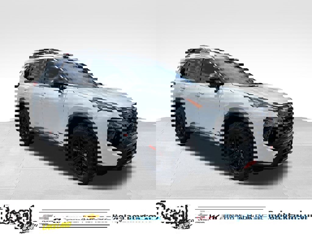 Used 2025 Nissan Rogue SV image 2