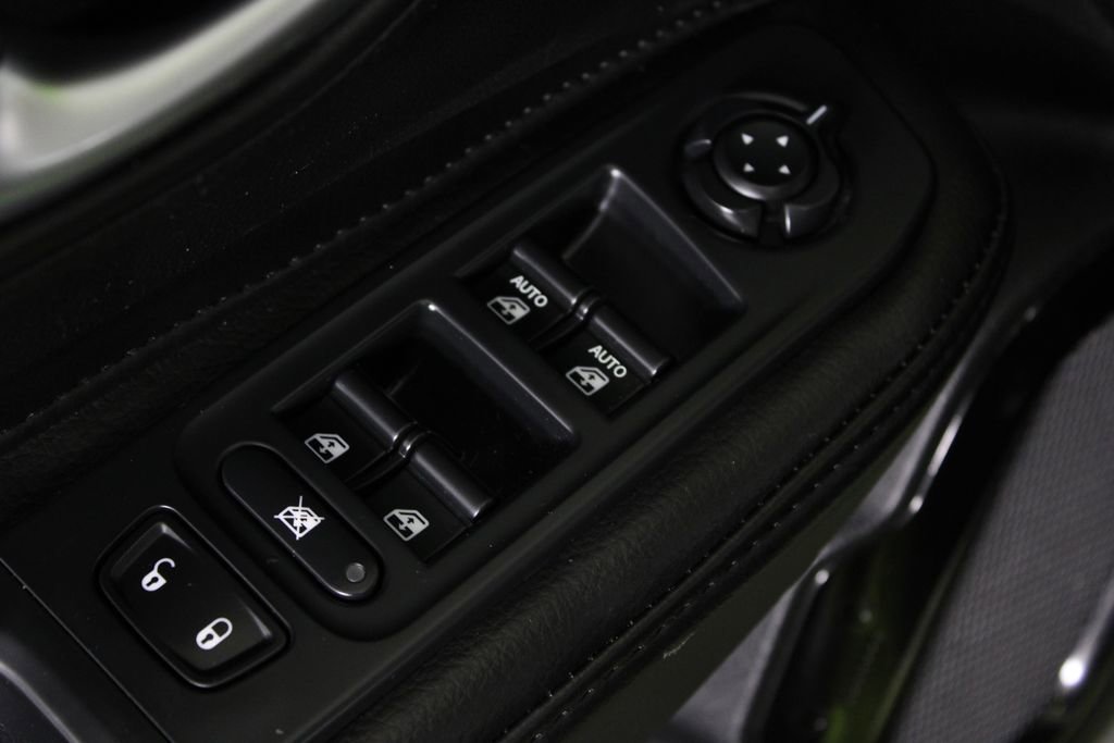 Used 2017 Jeep Renegade Altitude image 21