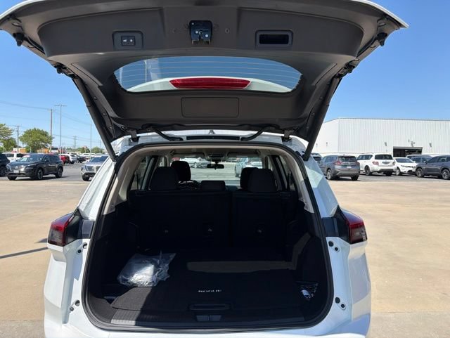 New 2026 Nissan Rogue SV FWD image 6