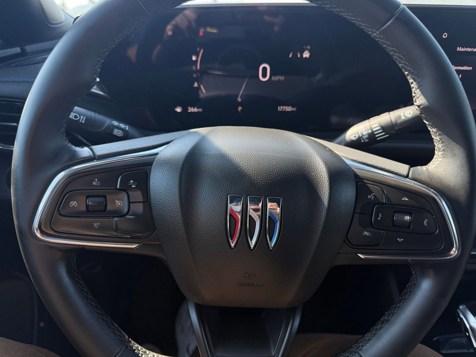 Used 2025 Buick Envista Sport Touring image 27