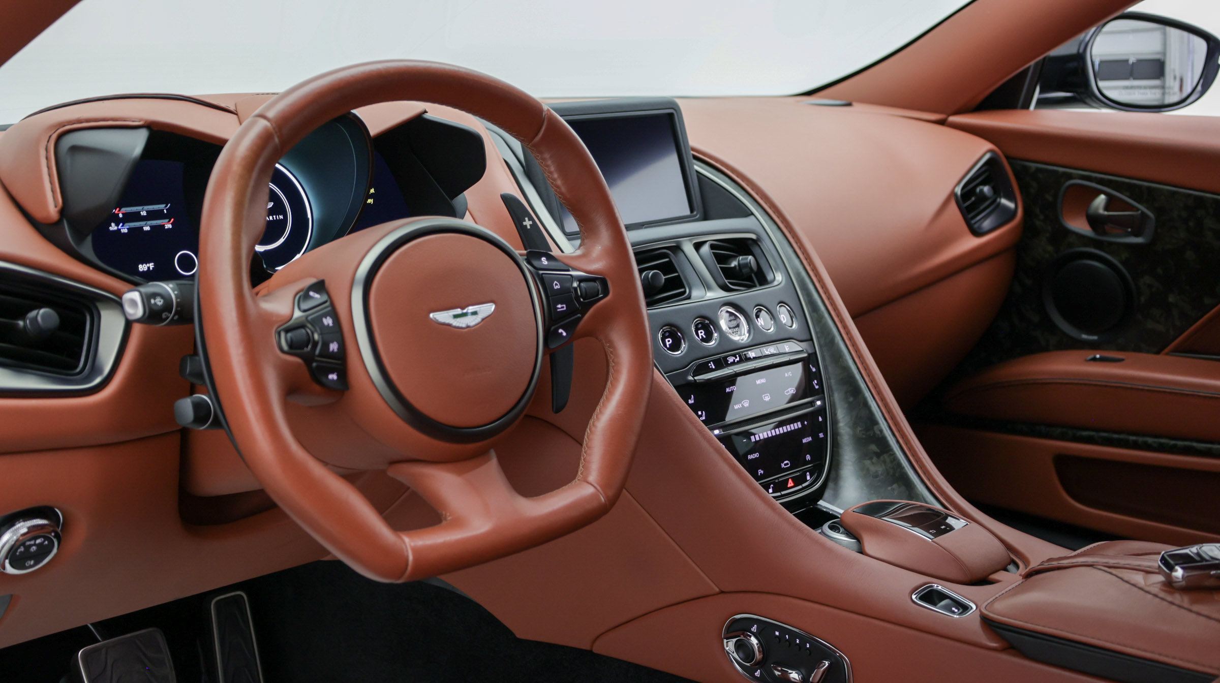Used 2019 Aston Martin DBS Superleggera RWD image 58