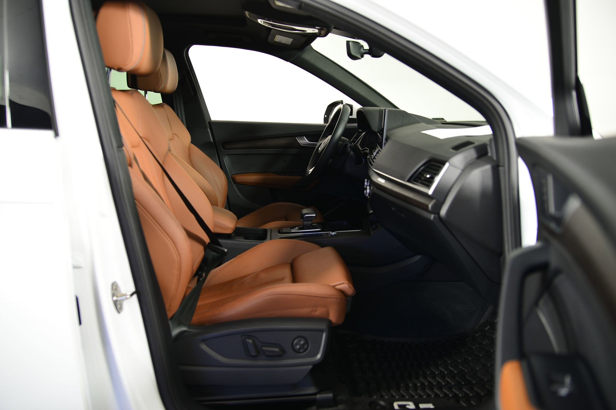 Certified 2025 Audi Q5 e Premium image 18