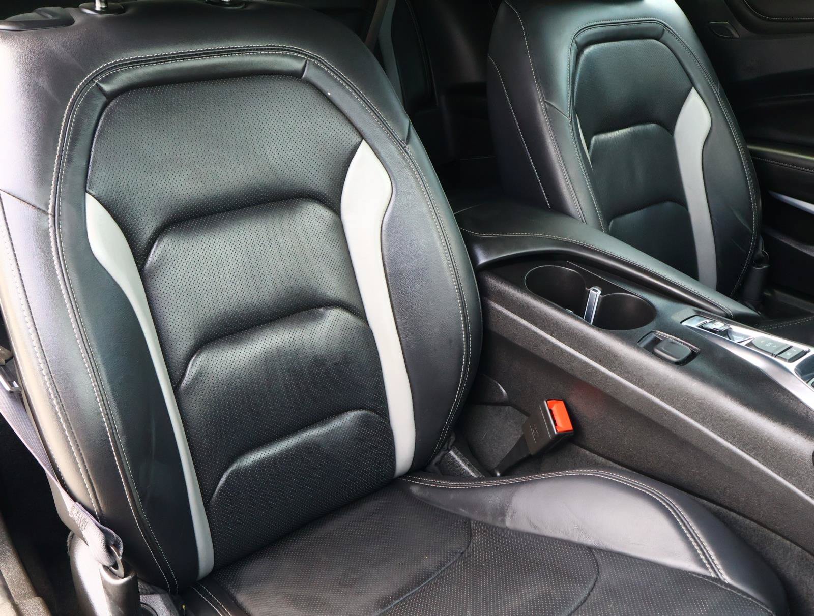 Used 2017 Chevrolet Camaro LT RWD image 13