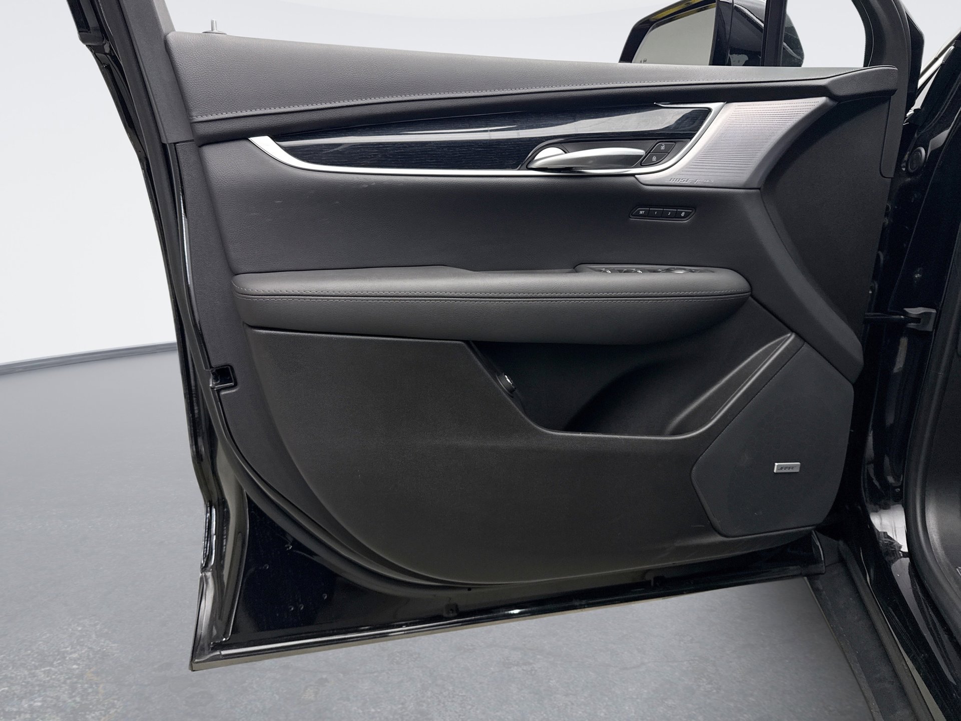 Used 2025 Cadillac XT5 Premium Luxury image 9