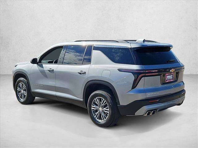 Used 2025 Chevrolet Traverse LT FWD image 8