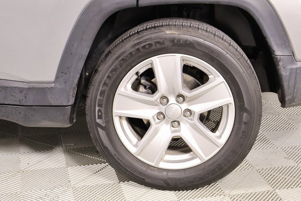 Used 2022 Jeep Compass Latitude image 17