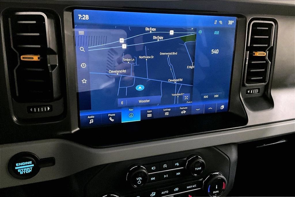 Used 2022 Ford Bronco Badlands image 10