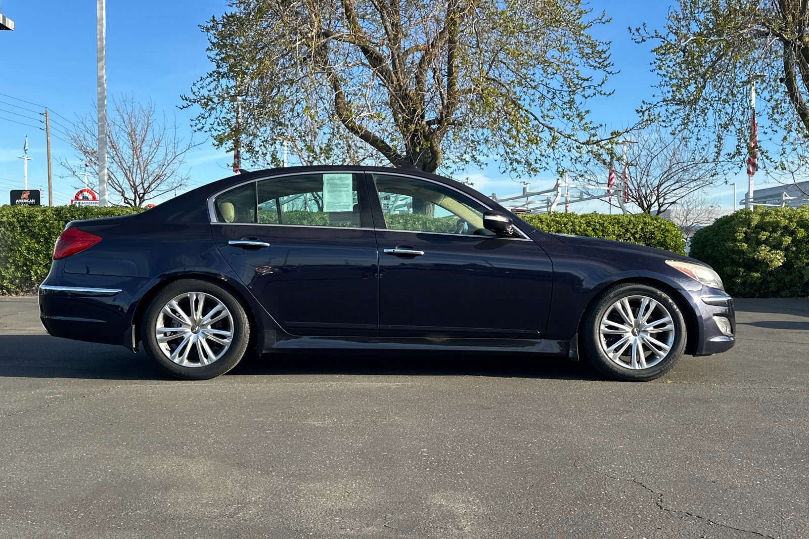 Used 2012 Hyundai Genesis 3.8 w/ Premium Pkg image 3