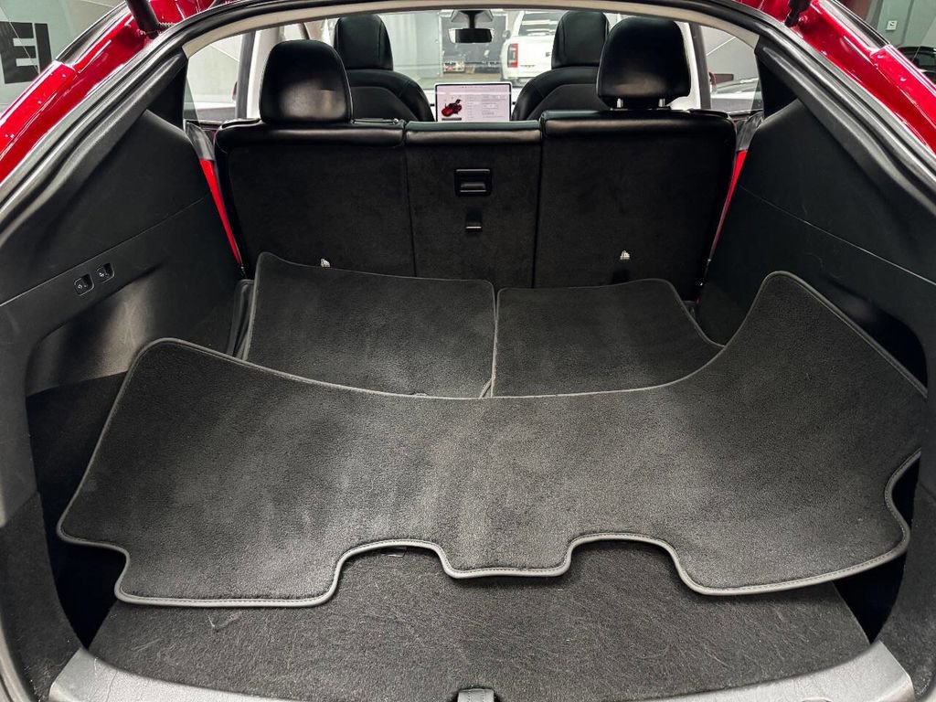 Used 2021 Tesla Model Y Long Range image 46