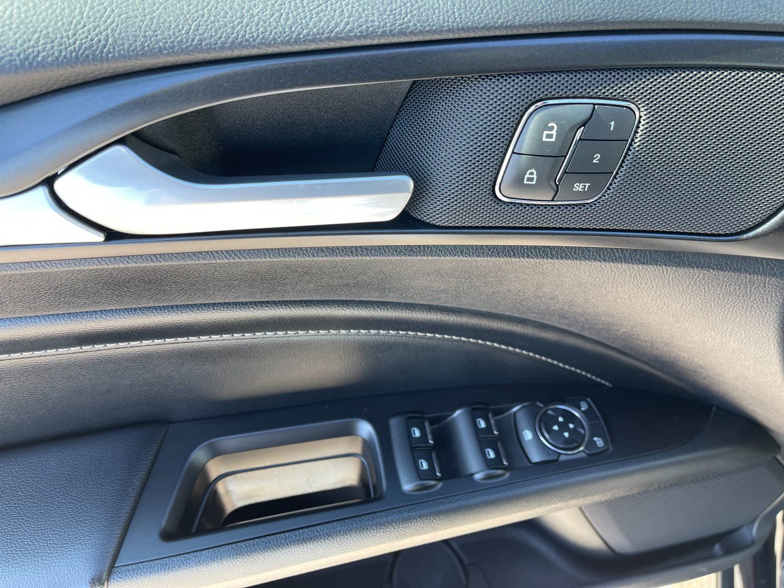 Used 2020 Ford Fusion Titanium image 13