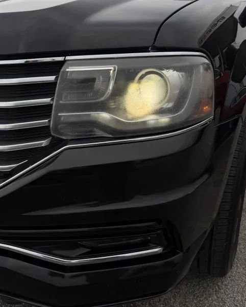 Used 2015 Lincoln Navigator 4WD image 8