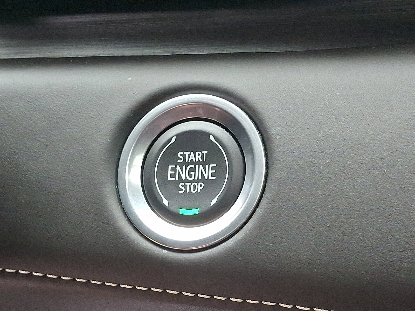 Certified 2022 Cadillac Escalade Sport Platinum w/ LPO, ONYX Package image 25