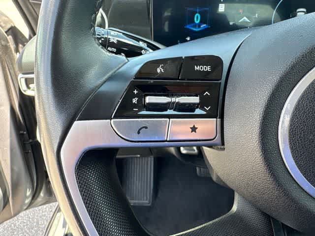 Used 2024 Hyundai Elantra Limited FWD image 12