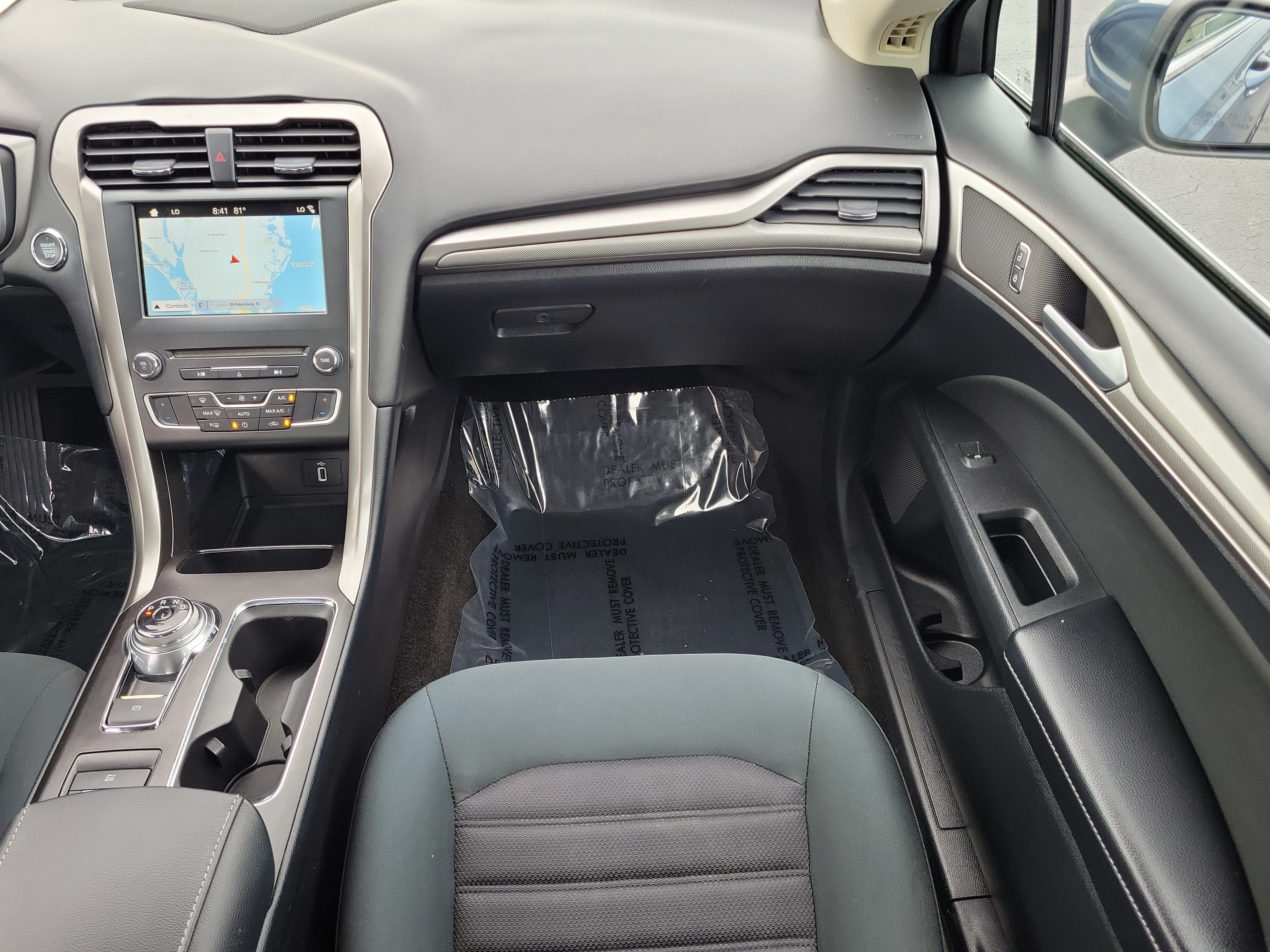 Used 2018 Ford Fusion SE FWD image 15