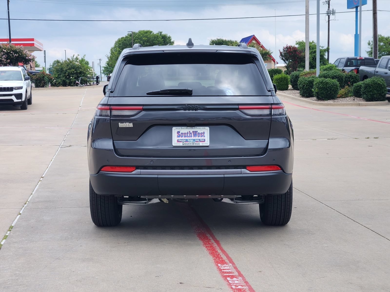 New 2026 Jeep Grand Cherokee Altitude RWD image 8
