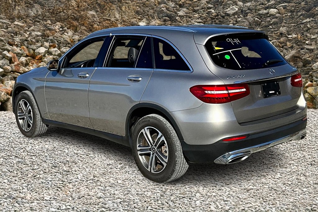 Used 2019 Mercedes-Benz GLC 300 4MATIC w/ Multimedia Package image 11