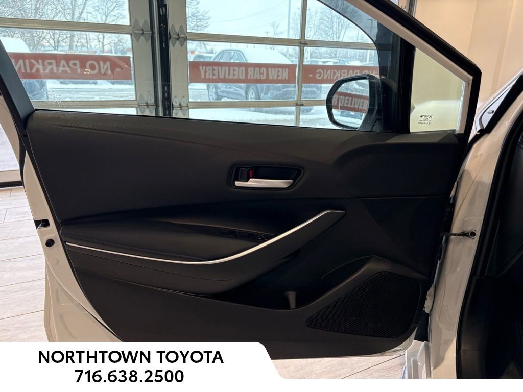 Used 2021 Toyota Corolla SE w/ Carpet Mat Package (TMS) image 24