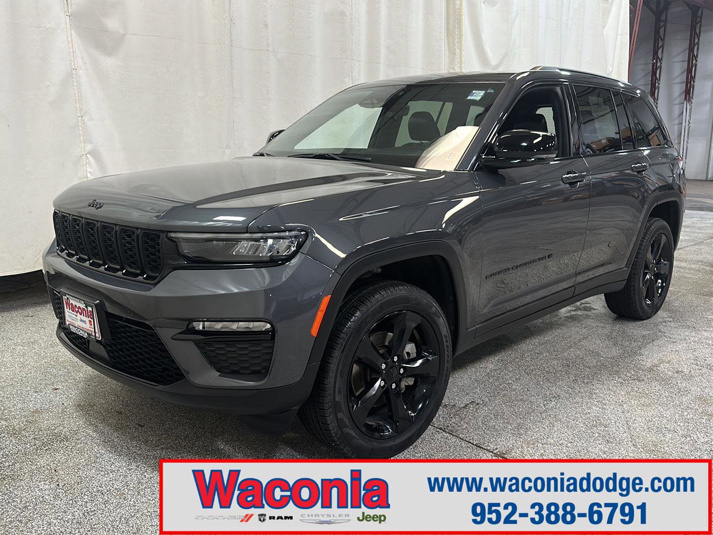 Used 2025 Jeep Grand Cherokee Limited w/ Black Appearance Package