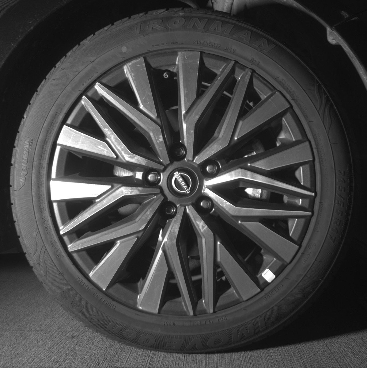 Used 2025 Nissan Altima 2.5 SV FWD image 13