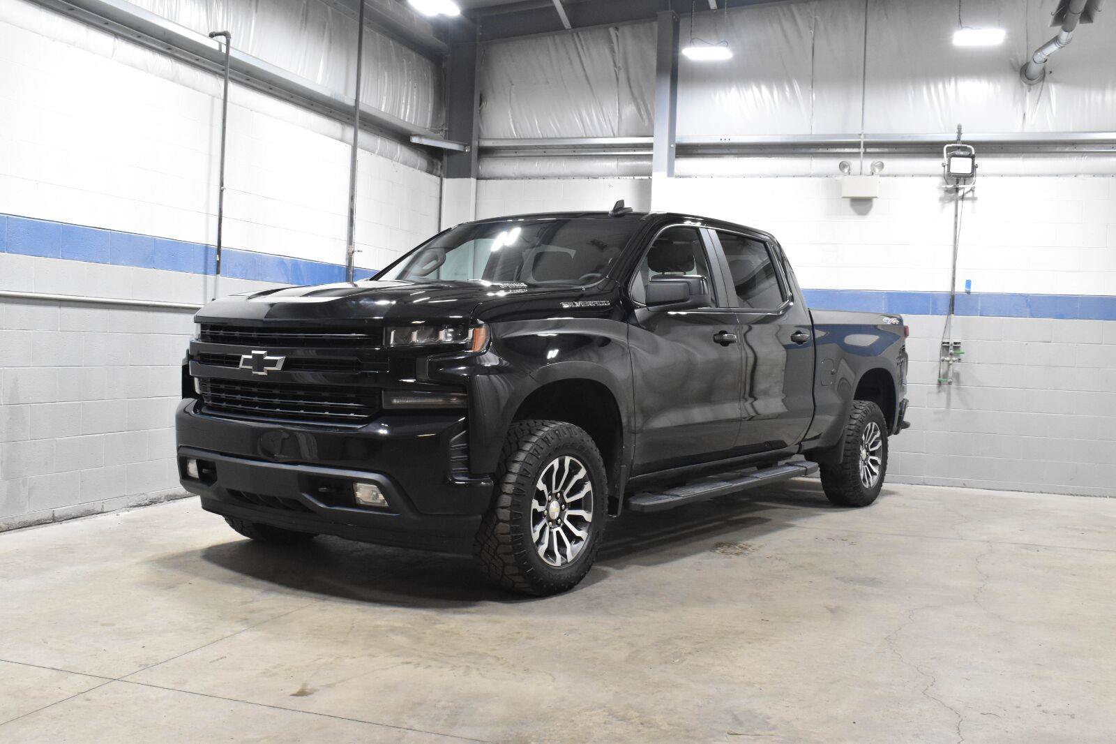 Used 2022 Chevrolet Silverado 1500 RST AWD/4WD image 2