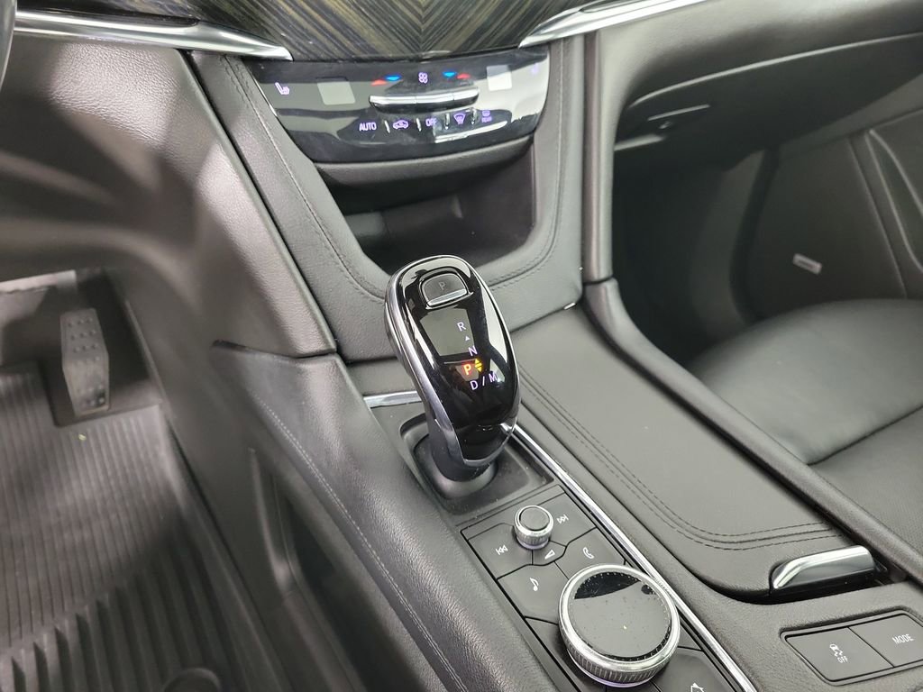 Used 2020 Cadillac XT6 Premium Luxury FWD image 30