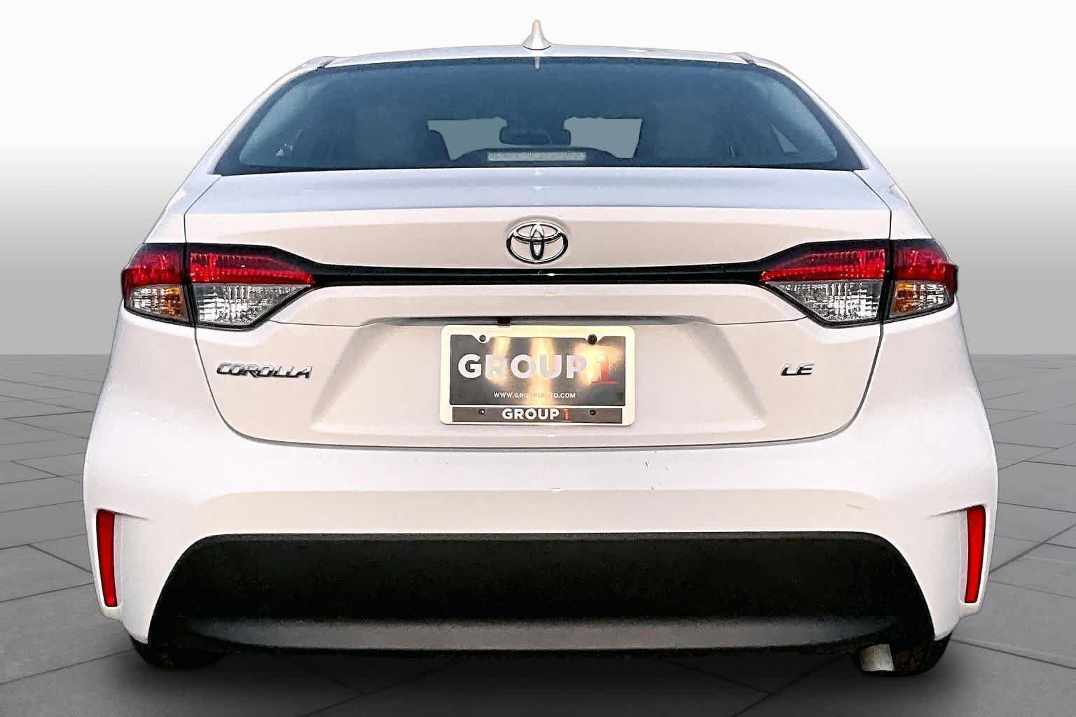 Used 2025 Toyota Corolla LE FWD image 5