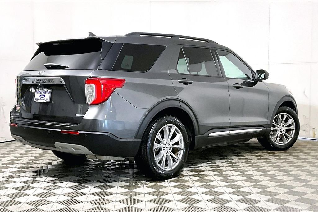 Used 2020 Ford Explorer XLT w/ Equipment Group 202A image 12