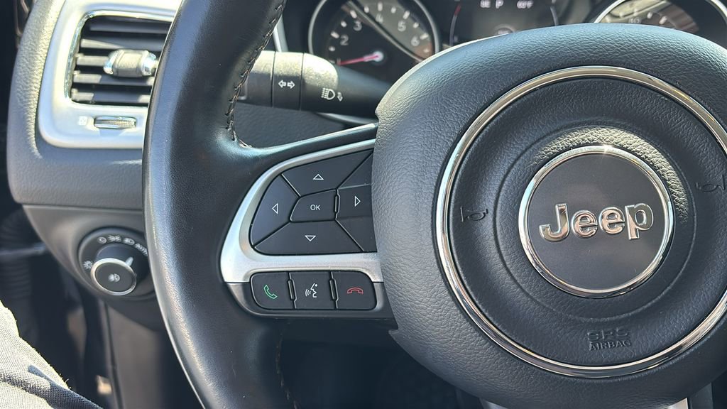 Used 2020 Jeep Compass Latitude w/ Cold Weather Group AWD/4WD image 17
