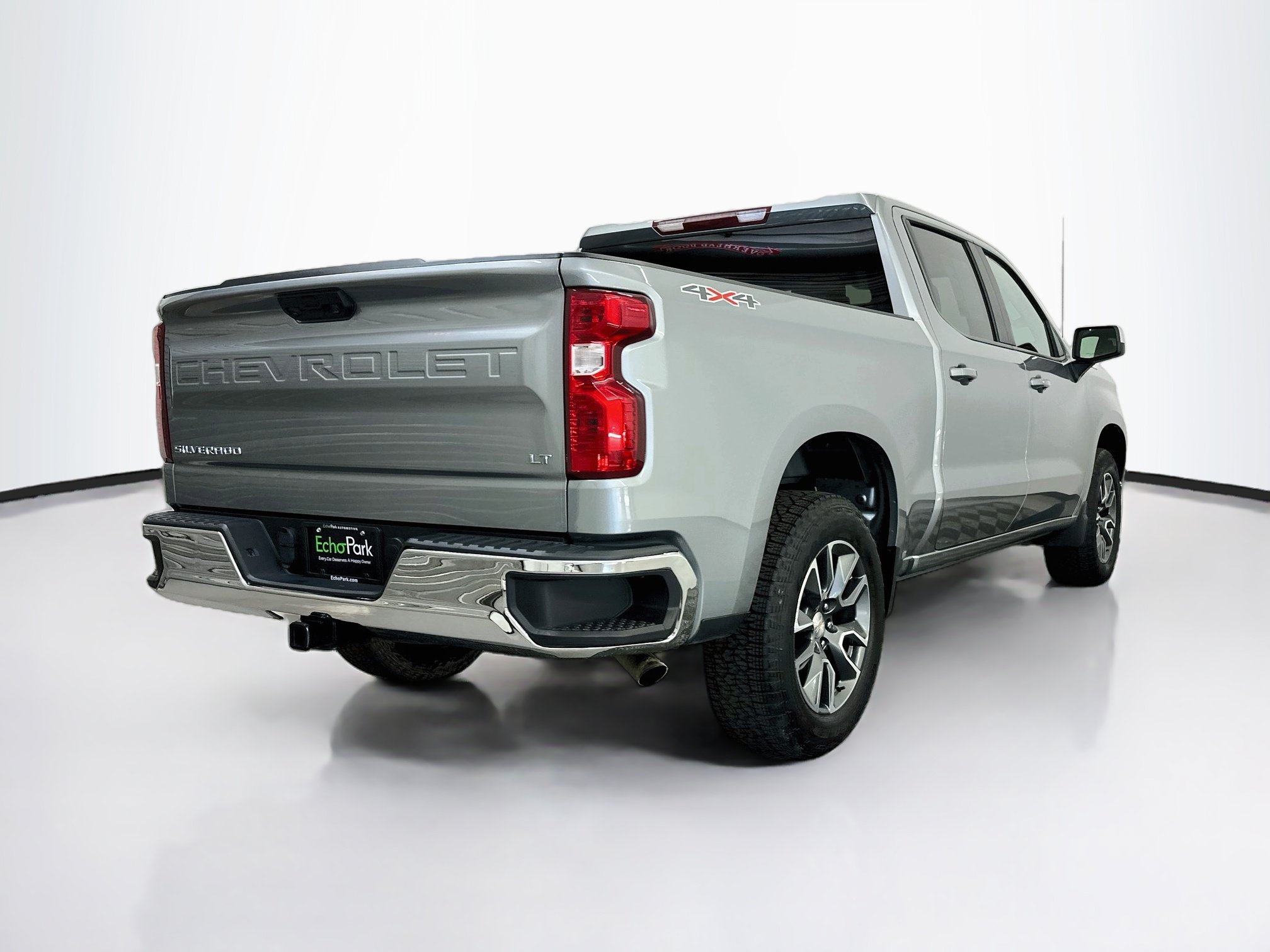 Used 2024 Chevrolet Silverado 1500 LT AWD/4WD image 9