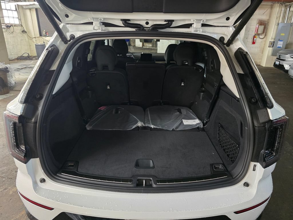 New 2025 Volvo EX90 Plus AWD/4WD image 13