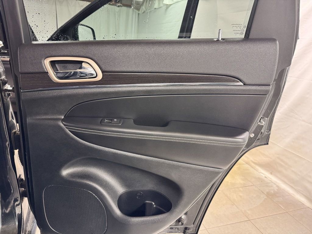 Used 2014 Jeep Grand Cherokee Limited AWD/4WD image 18