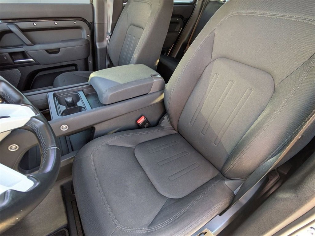 Used 2022 Land Rover Defender 110 image 5