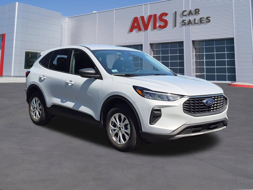 Used 2025 Ford Escape Active AWD/4WD image 3