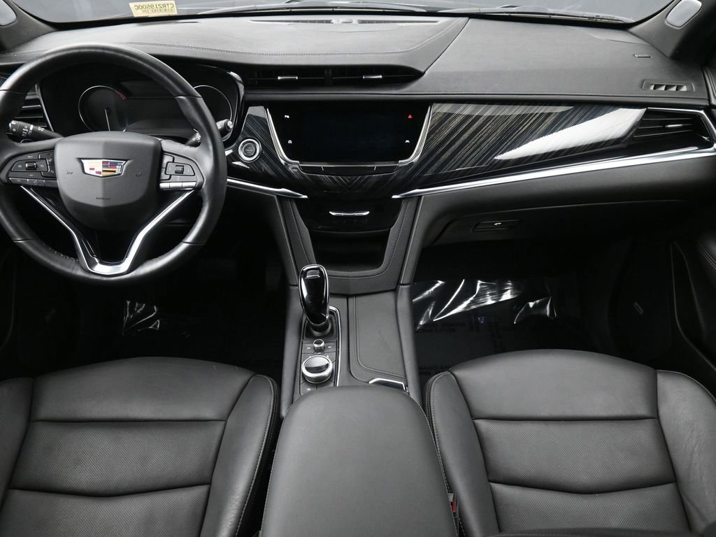 Used 2024 Cadillac XT6 Premium Luxury image 4