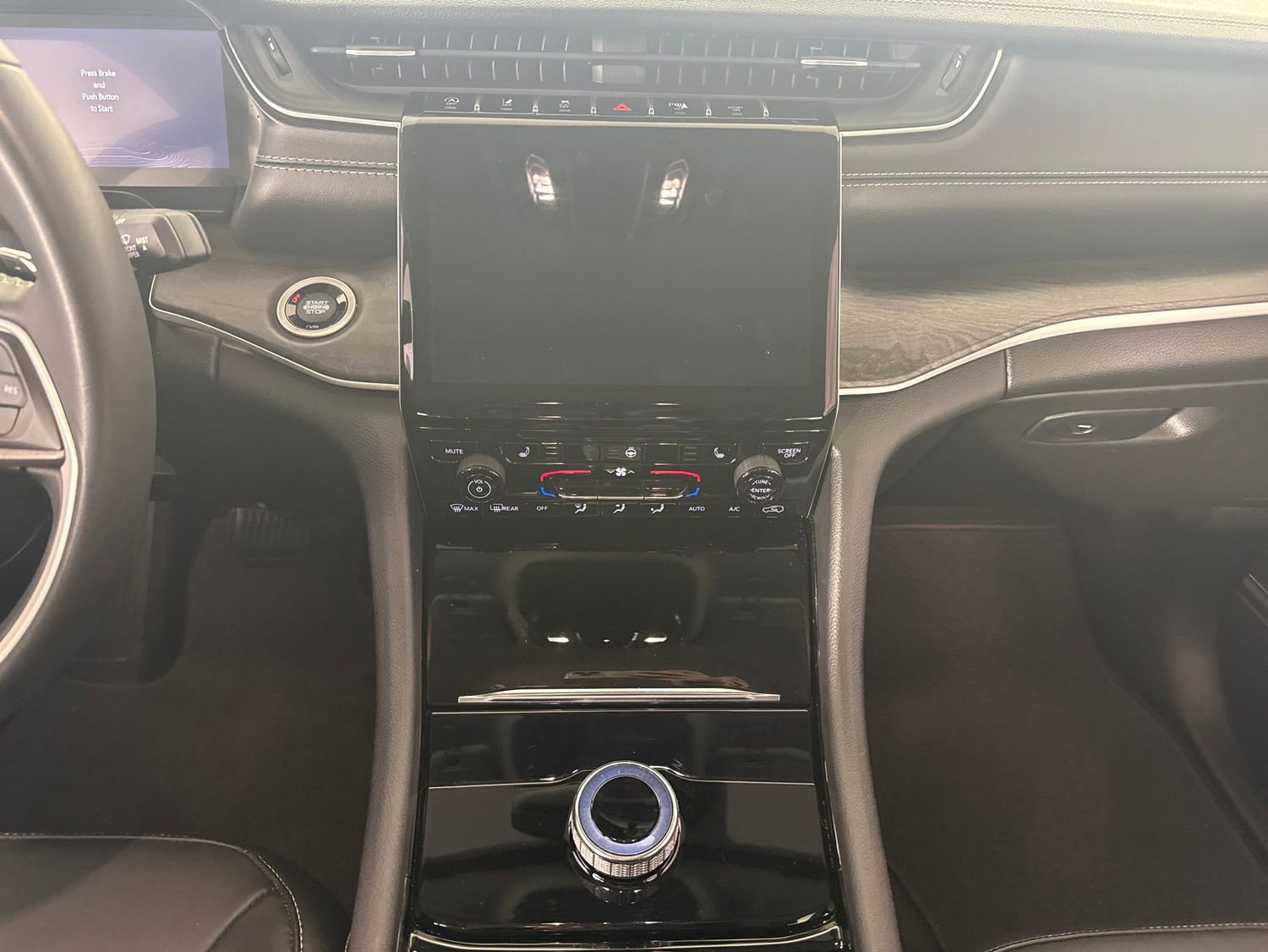 Used 2022 Jeep Grand Cherokee Limited RWD image 10