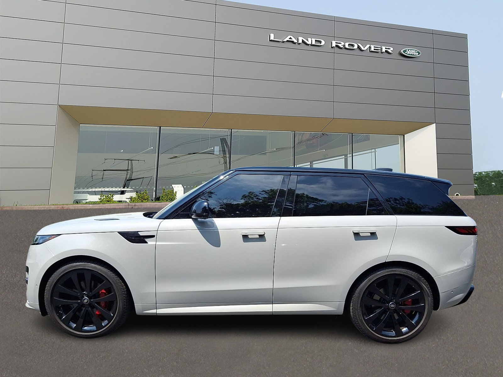 Used 2024 Land Rover Range Rover Sport Dynamic SE AWD/4WD image 6