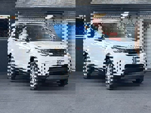 Used 2017 Land Rover Discovery SE image 7