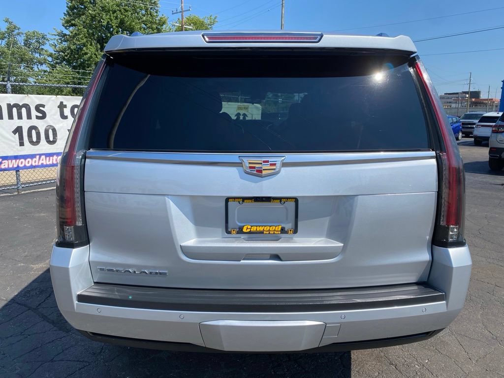 Used 2020 Cadillac Escalade Luxury AWD/4WD image 3