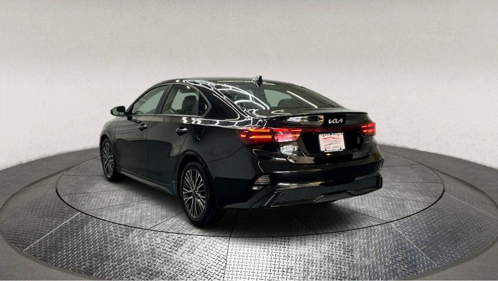 Used 2022 Kia Forte GT-Line w/ GT-Line Premium Package image 5