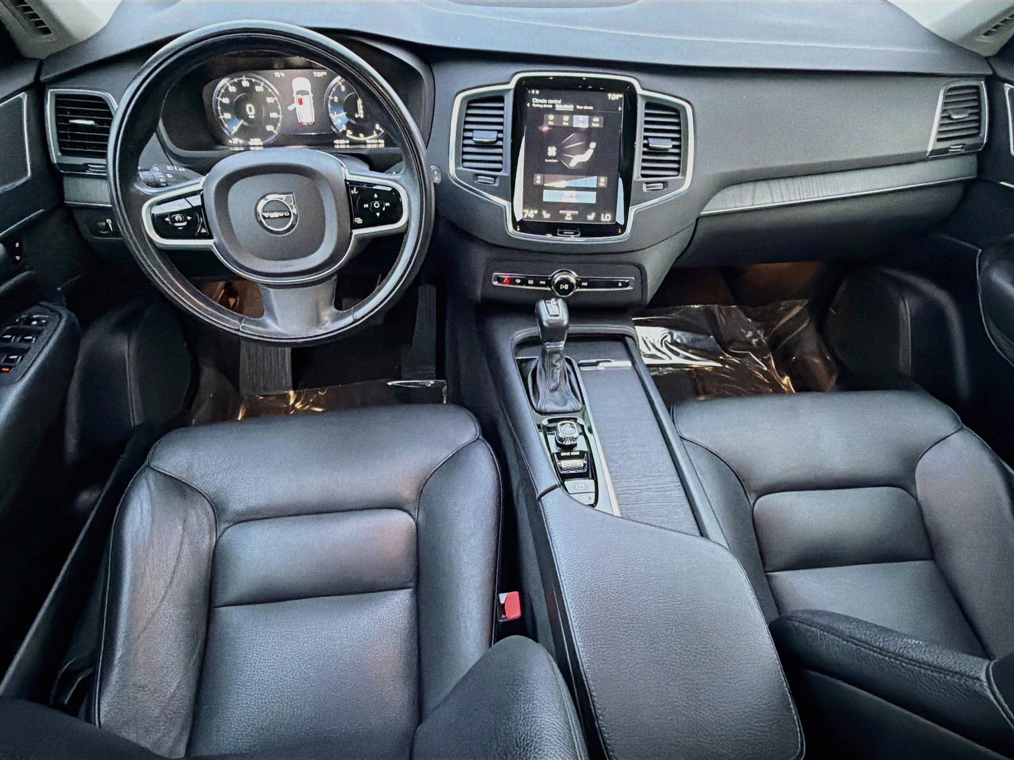 Used 2020 Volvo XC90 T6 Momentum w/ Protection Package AWD/4WD image 15