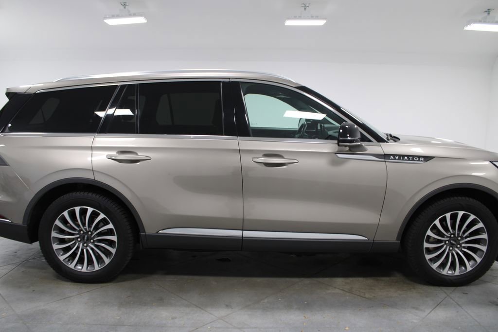 Used 2021 Lincoln Aviator Reserve w/ Equipment Group 201A AWD/4WD image 11