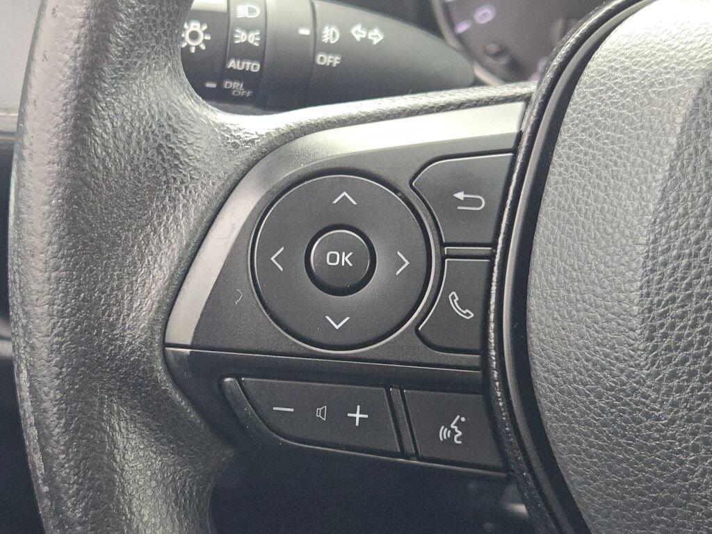 Used 2021 Toyota RAV4 XLE FWD image 28